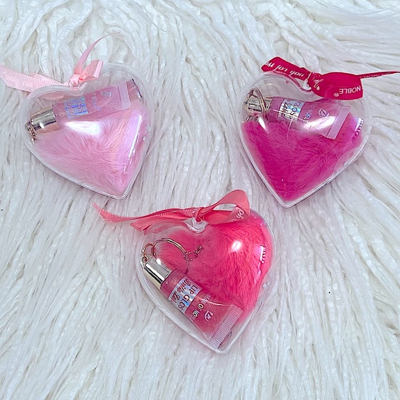 Heart Keychain with 2 Lipgloss - Picture 4 of 6
